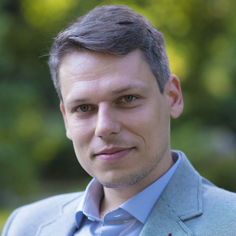 Headshot of Luke Nikolov, PhD